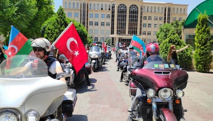 Odlar Yurdu Universitetindən Cocuq Mərcanlıya motoyürüş