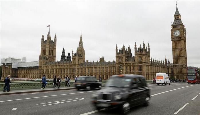 Həkimlər, tibb bacıları və ingilis dilini bilənlərə şad xəbər: Britaniya yeni viza açır