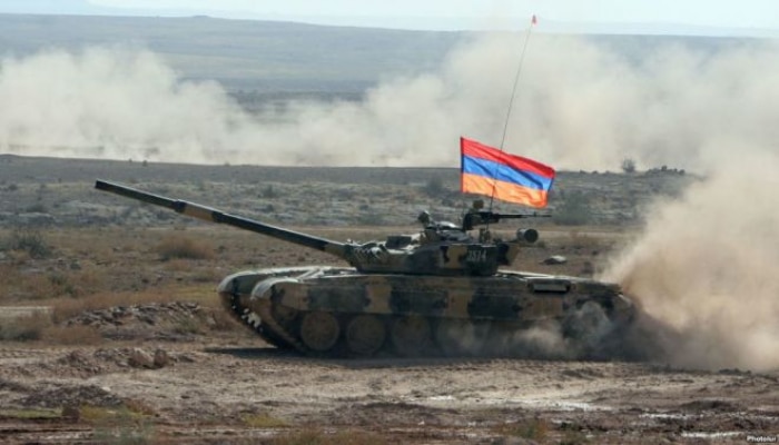 Akopyan: Ermənistan şərq istiqamətinə ordu yığır