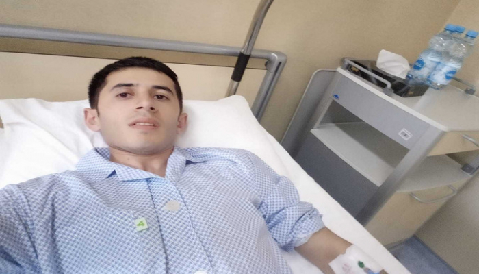 В Азербайджане педагог стал донором печени для матери