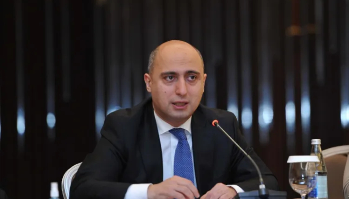 "20 min tamştatlı müəllim vəzifəsi yaradılması nəzərdə tutulur" - Emin Əmrullayev