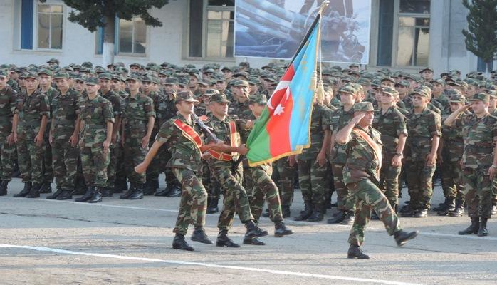 Təmas xəttinə yaxın hərbi hissələrə baxışlar keçirilib