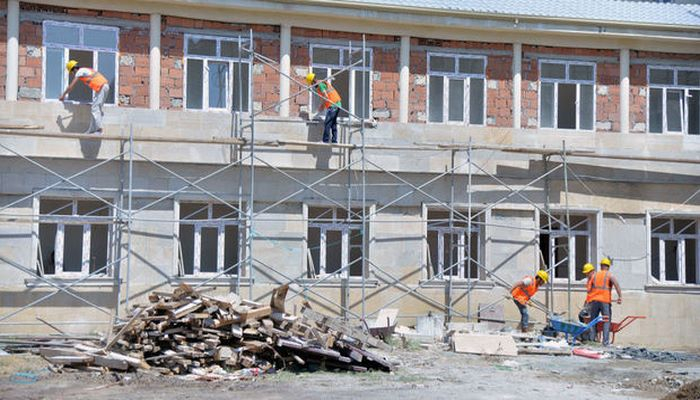 Bakıda iki məktəb sökülərək yenidən tikilir