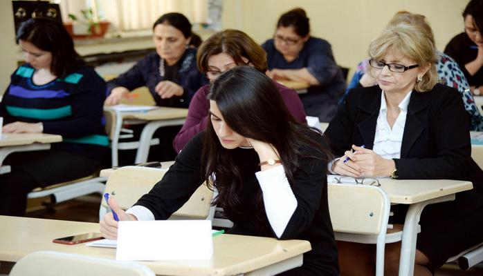 В Баку стартовали курсы повышения квалификации для учителей начальных классов