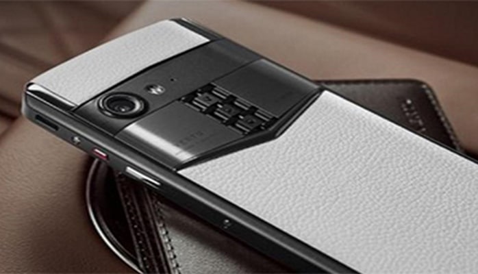 “Vertu” yeni smartfonunu təqdim edib