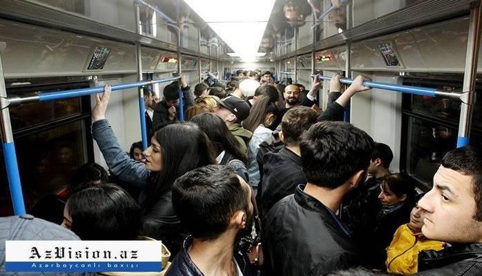 Bakıya axın başladı - Metro yeni rejimə keçir