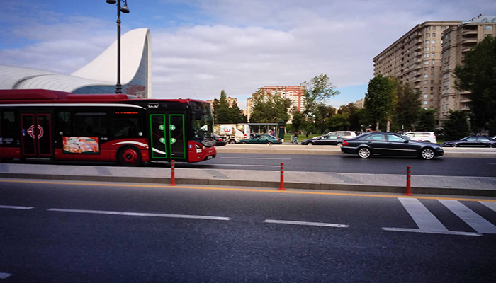 “BakuBus”ın avtobusları dayanacaqda saxlamır