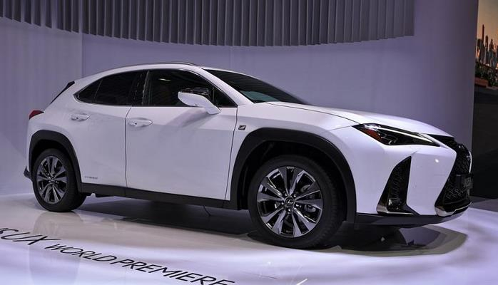 В Швейцарии показали обновленный кроссовер модели Lexus UX