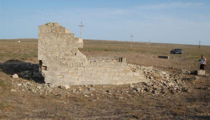 Bakıda Şirvanşahlar dövrünə aid abidə dağıdılıb