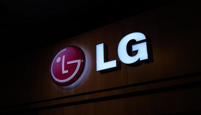 Смартфон LG с гибким дисплеем показал свои возможности и дизайн на патентных изображениях