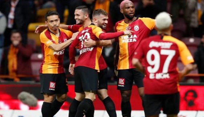 “Qalatasaray” 3 xalı 2 qolla qazandı