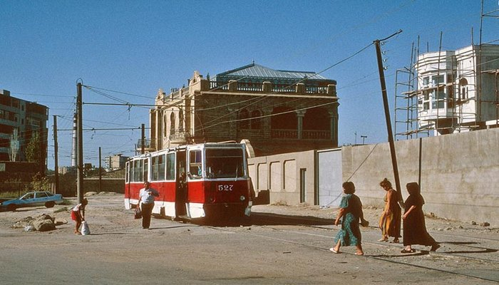 Трамваи Баку и Сумгаита в 1999 г. глазами Питера Хезелдайна (ФОТО)