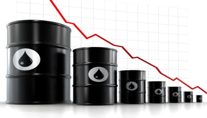 Мировые цены на нефть рухнули на 31%