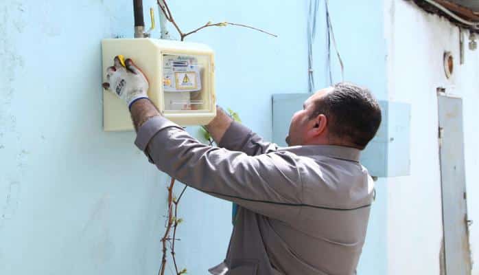 В одном из районов Баку меняют газовые счетчики