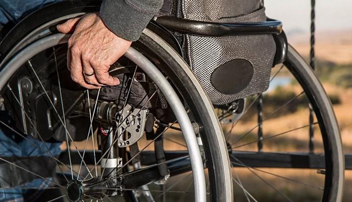 В Азербайджане устранят запрет на усыновление для лиц с инвалидностью