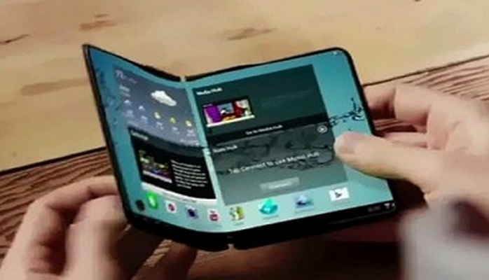 İlk elastik ekranlı smartfon gəlir