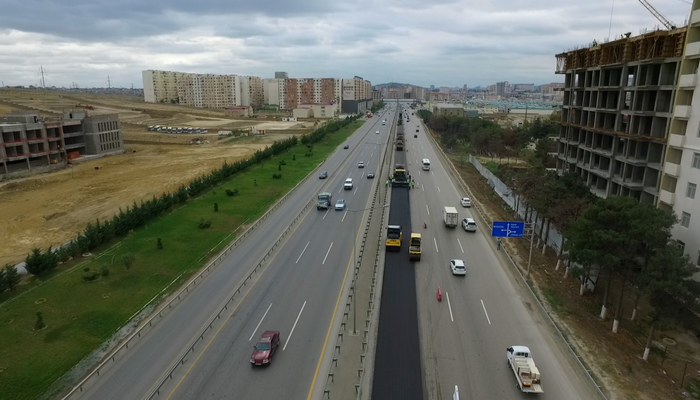 Sürücüləri bezdirmiş yol təmir edilir