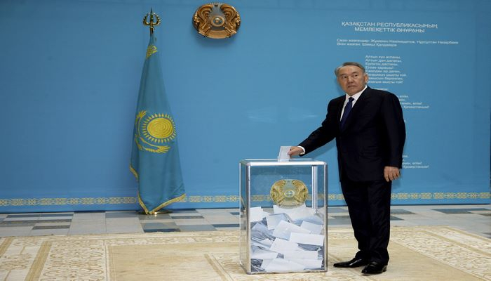 Nursultan Nazarbayev prezident seçkilərində səs verib