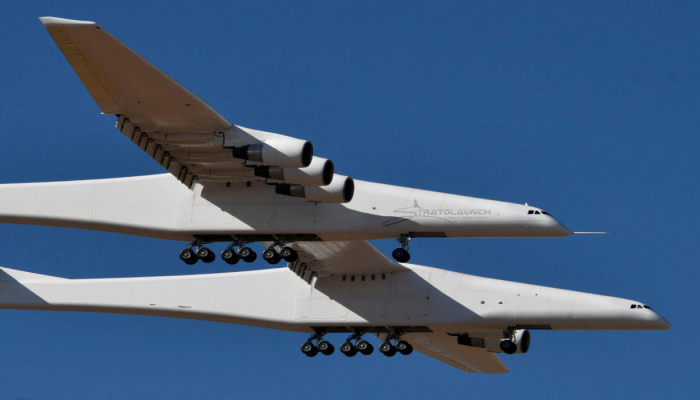 экспериментальный самолет Stratolaunch продается за $400 млн