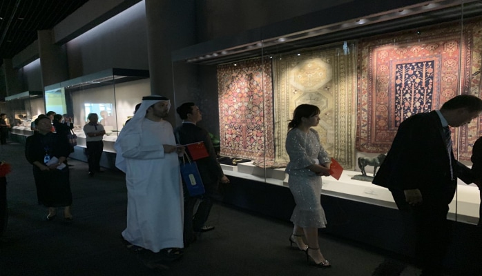 Азербайджанские ковры и ювелирные изделия вызвали большой интерес в Китае