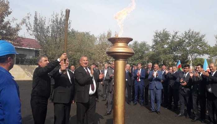 Məcburi köçkünlərin məskunlaşdığı Qayğı qəsəbəsinə təbii qaz verilib