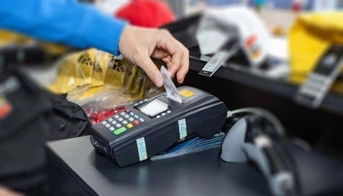 Азербайджанцы потратили 16 миллиардов на продукты и сигареты