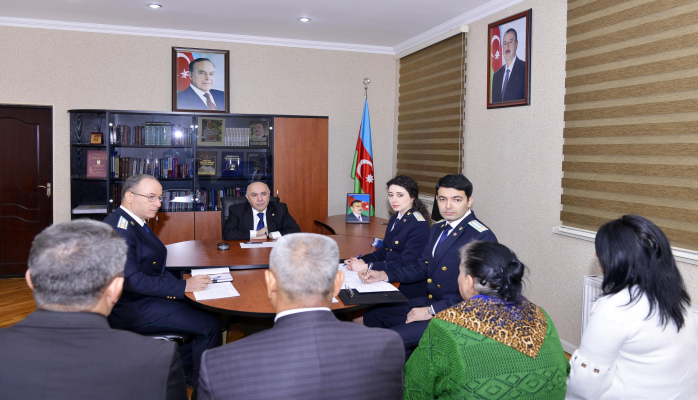 Baş prokuror Abşeronda vətəndaşları qəbul edib