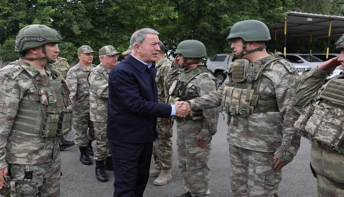 Турецкий министр на границе с Азербайджаном и Арменией