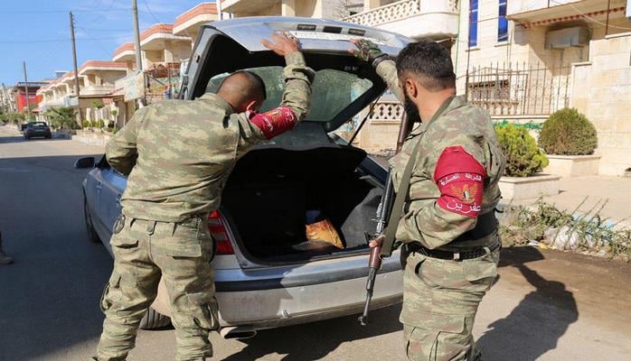 Rusiya hərbçiləri Türkiyə sərhədi boyunca...