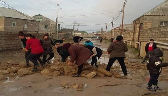 Жалкое зрелище в бакинском селе