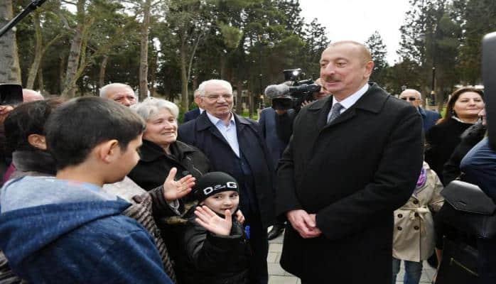 Президент Ильхам Алиев: Зарплаты и пенсии в Азербайджане будут повышаться и впредь