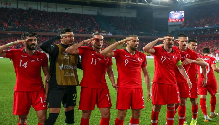 Türkiyə millisinin hərbi salamı UEFA tərəfindən araşdırılacaq