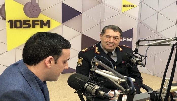 Yol polisi radio verilişi açdı, general özü efirə çıxdı