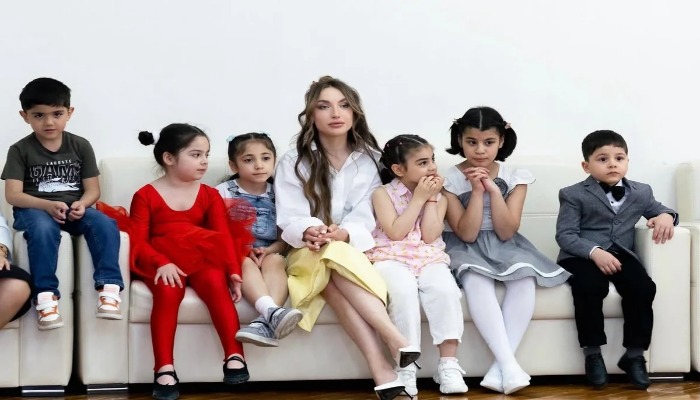 Alyona Əliyeva Uşaqların Beynəlxalq Müdafiəsi Günü münasibətilə paylaşım edib
