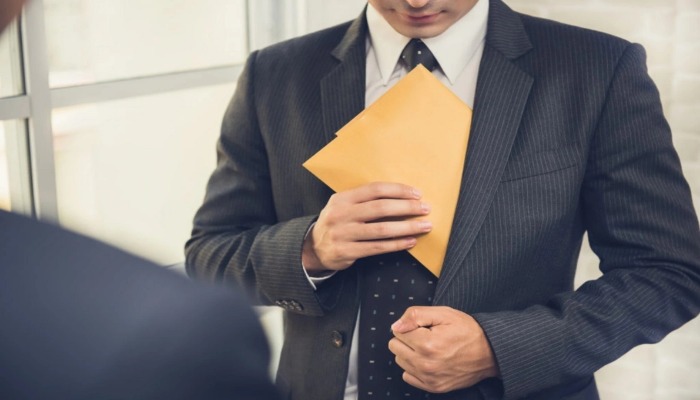 "Avropada iş" vədi ilə 130 nəfəri aldatmaqda ittiham olunanlar məhkəmə qarşısına çıxarılıblar