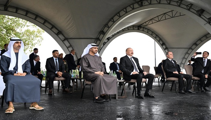 Azərbaycan və BƏƏ prezidentləri Cıdır düzündə Qarabağ atlarının şousunu izləyiblər