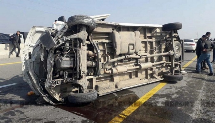 Azərbaycanda ağır mikroavtobus qəzası - 20 nəfər xəsarət aldı