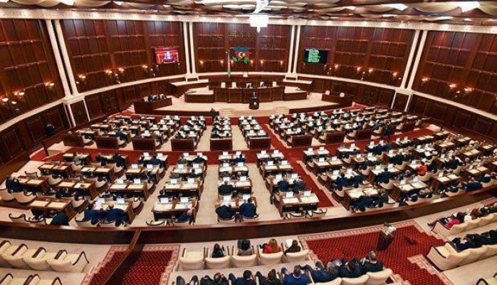 Parlament fəaliyyət göstərsə də, iclaslara yığışmayacaq