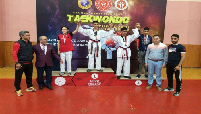 Lənkəranlı taekvondoçular Türkiyədə keçirilən beynəlxalq turnirdə iki qızıl medal qazanıblar