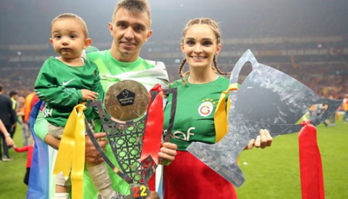 Fernando Muslera “Qalatasaray”ın tarixinə düşüb