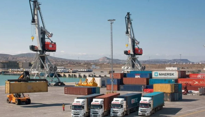 Bakı limanında bu ilin ilk yarısında 61 min TEU konteynerə yaxın yük aşırılıb