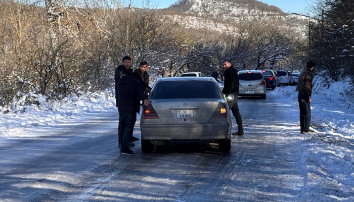 Bakı-Şamaxı-Yevlax yolunda nəqliyyatın hərəkəti dayandırılıb