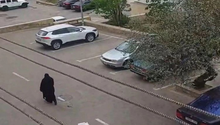 Bakıda görüntüsü yayılan çadralı şəxsin KİMLİYİ BİLİNDİ