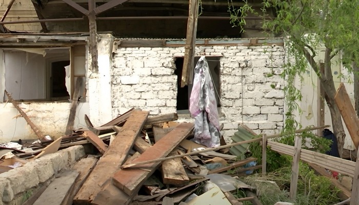 Bakıda sakinlər evdə ola-ola bina SÖKÜLDÜ: İcra hakimiyyətindən AÇIQLAMA