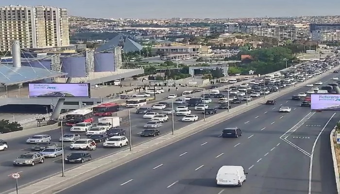Bakının bir sıra yollarında tıxac yaranıb