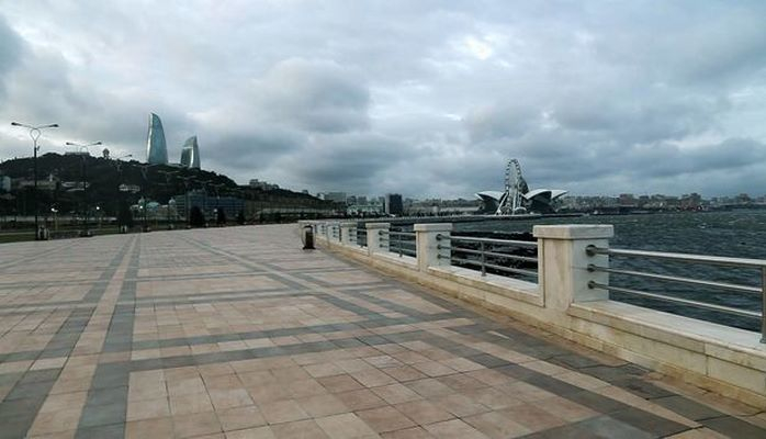 Ветер в Баку усилился до максимального уровня