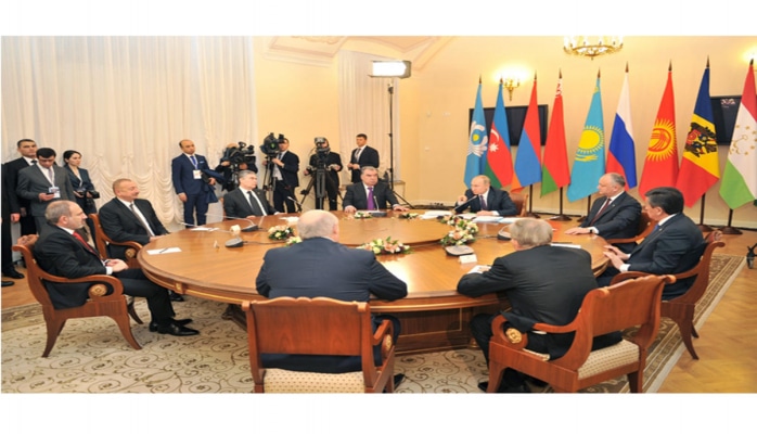 Президент Ильхам Алиев принял участие в неформальной встрече глав государств СНГ