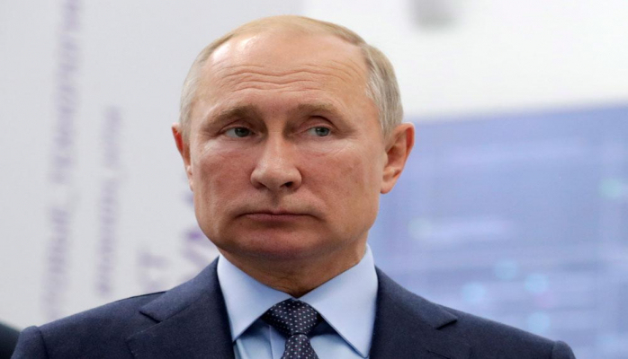 Putin İstanbula səfər edib