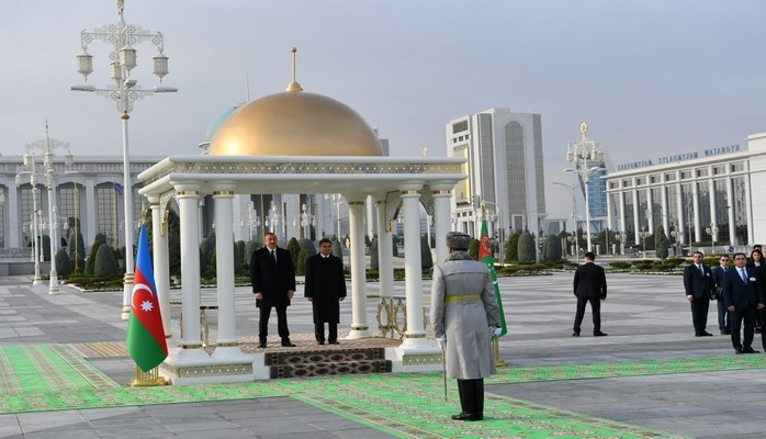 Azərbaycan Prezidentinin Aşqabadda rəsmi qarşılanma mərasimi olub