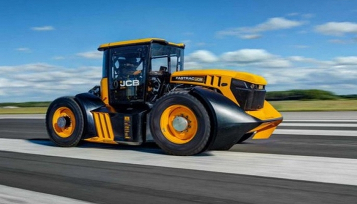 Dünyanın ən sürətli traktoru